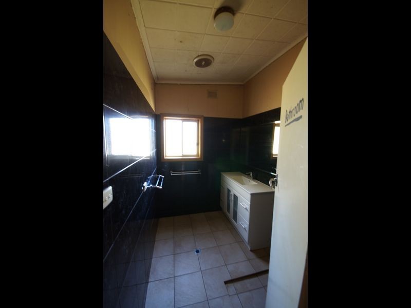 10 Lindsay Street, Elizabeth Downs SA 5113