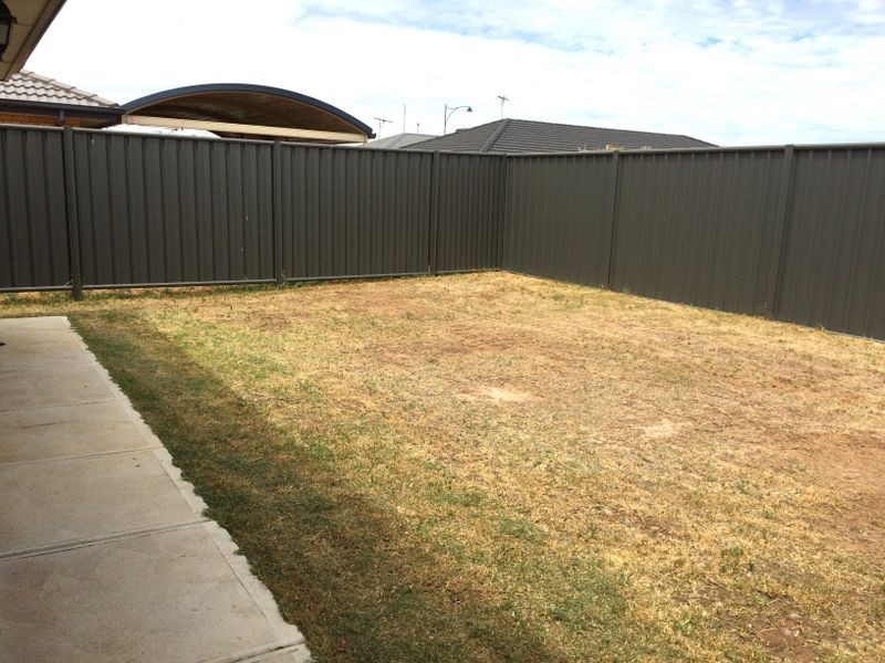 25 Semillon Crescent, Andrews Farm SA 5114