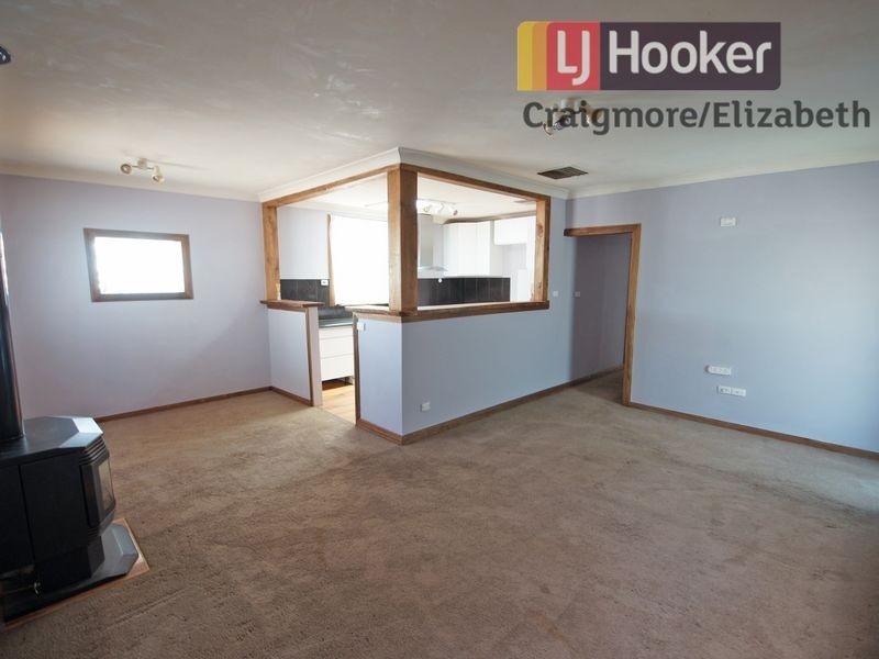 25 Barton Road, Elizabeth Downs SA 5113