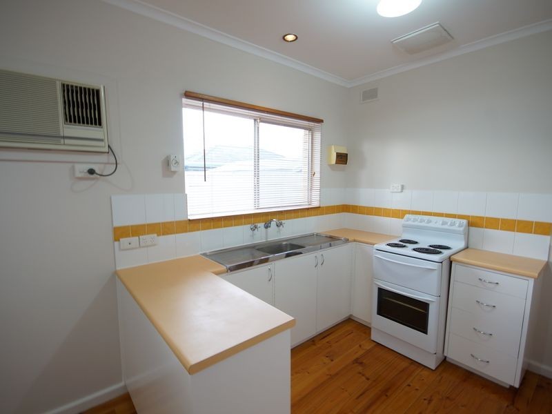 2/2A Iona Street, Broadview SA 5083