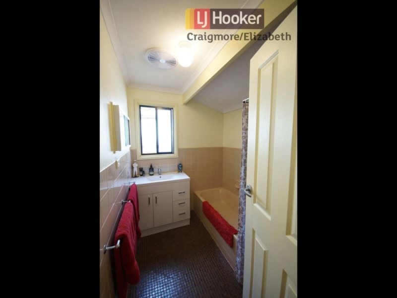 8 Alawoona Road, Munno Para SA 5115