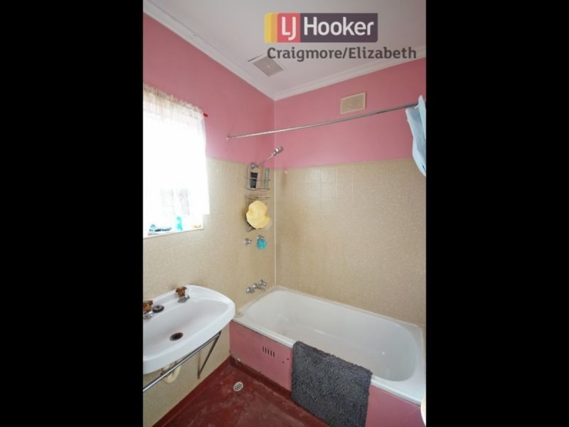 20 Small Crescent, Smithfield Plains SA 5114