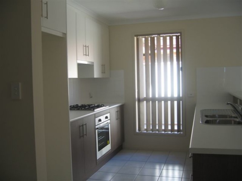 18 Strathmore Avenue, Smithfield SA 5114
