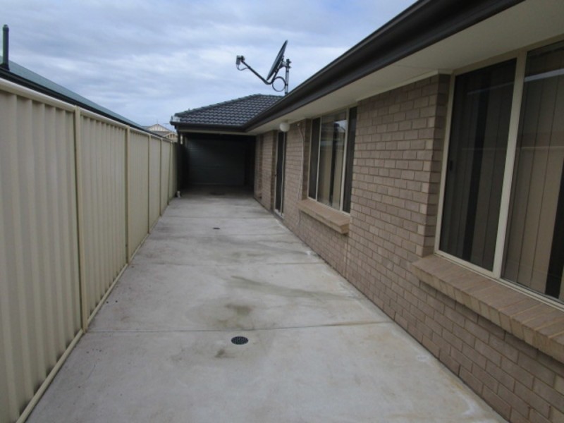 18 Strathmore Avenue, Smithfield SA 5114