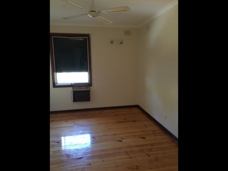 39 Linger Crescent, Elizabeth Downs SA 5113