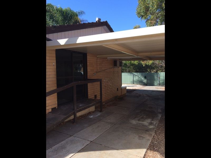 39 Linger Crescent, Elizabeth Downs SA 5113