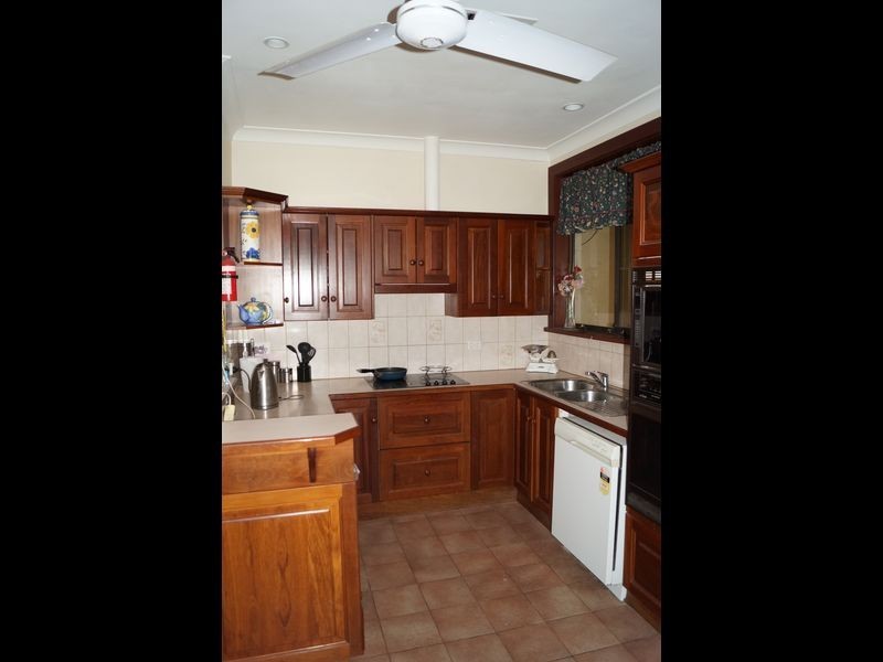 10 Mofflin Road, Elizabeth Grove SA 5112