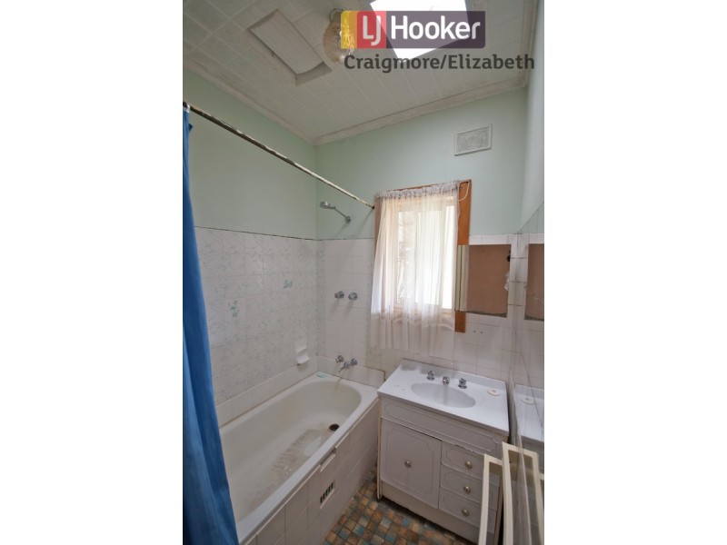 17 Midway Road, Elizabeth East SA 5112