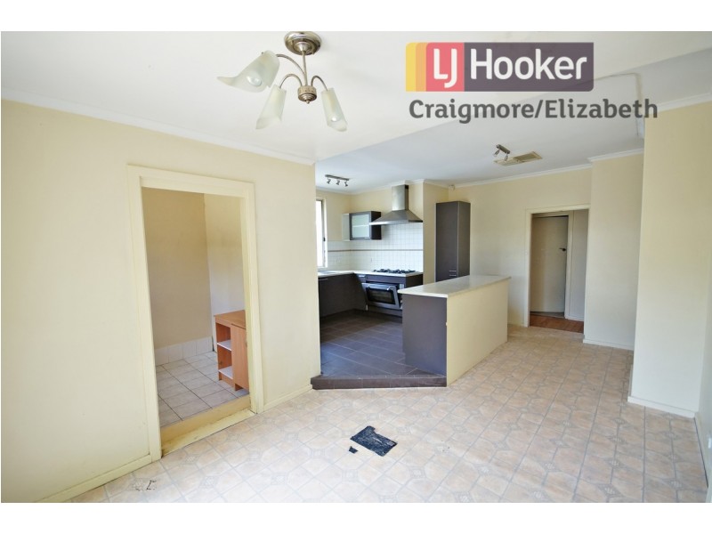 18 Barton Road, Elizabeth Downs SA 5113