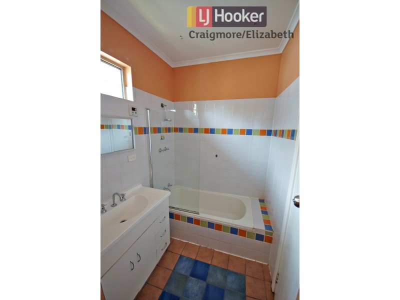 18 Barton Road, Elizabeth Downs SA 5113