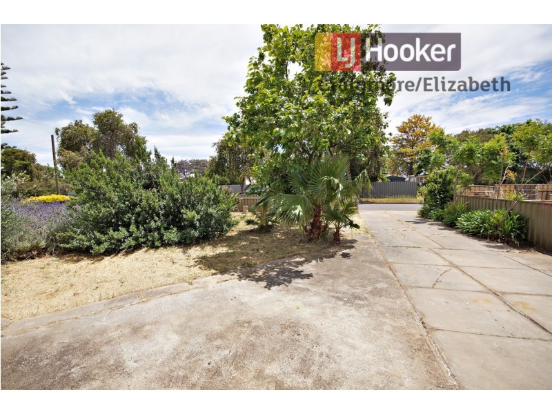 18 Barton Road, Elizabeth Downs SA 5113