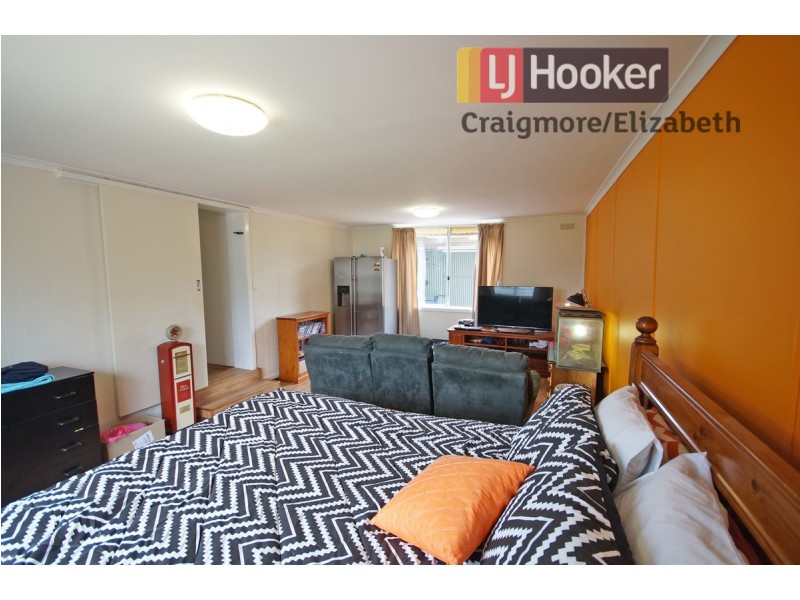 31 Douglas Street, Elizabeth Downs SA 5113