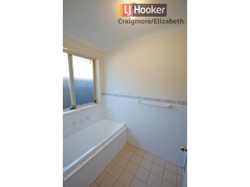 134 President Avenue, Andrews Farm SA 5114