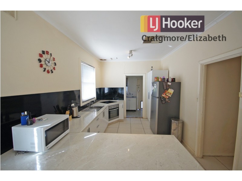 14 Andrews Road, Elizabeth Downs SA 5113