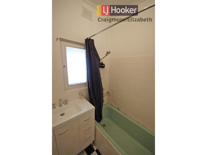 14 Andrews Road, Elizabeth Downs SA 5113