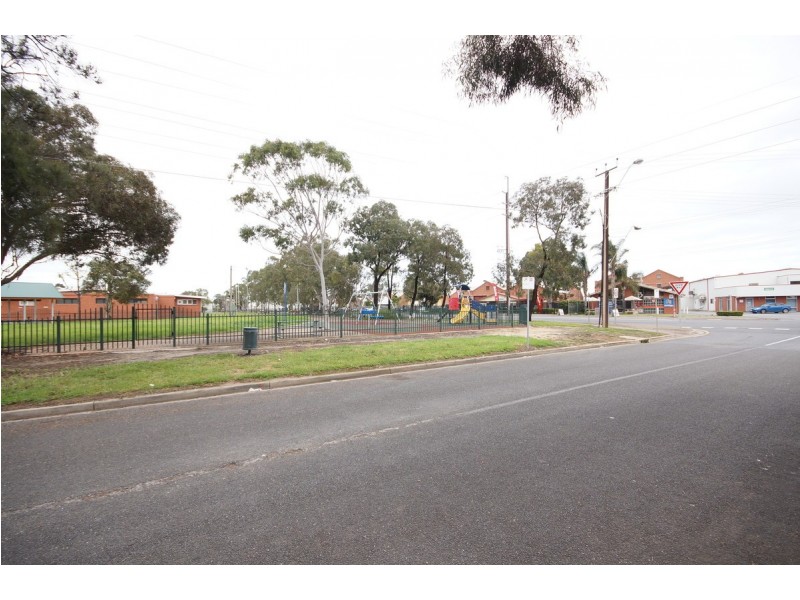 2/82 Churchill Road North, Dry Creek SA 5094