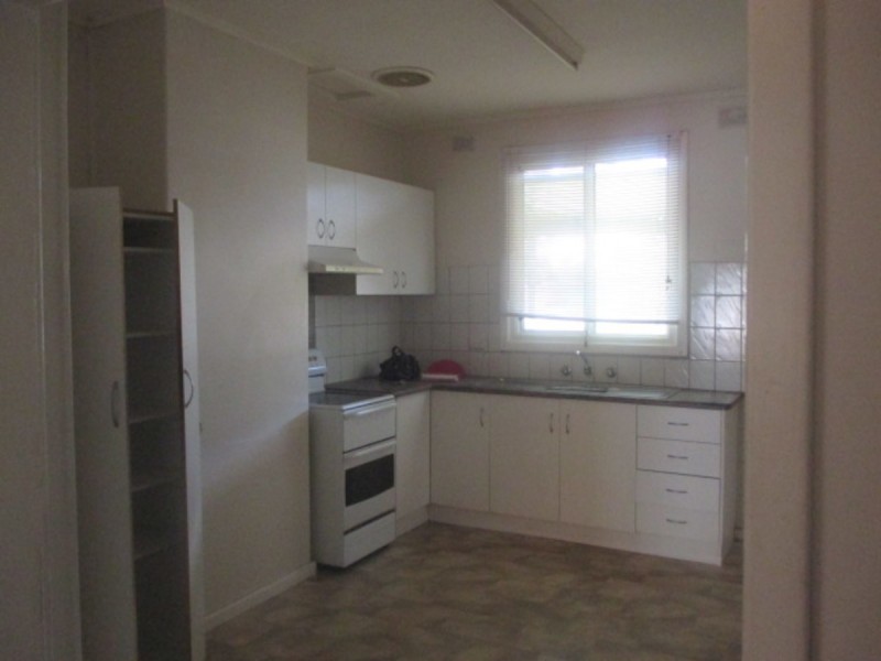 8 Barton Road, Elizabeth Downs SA 5113