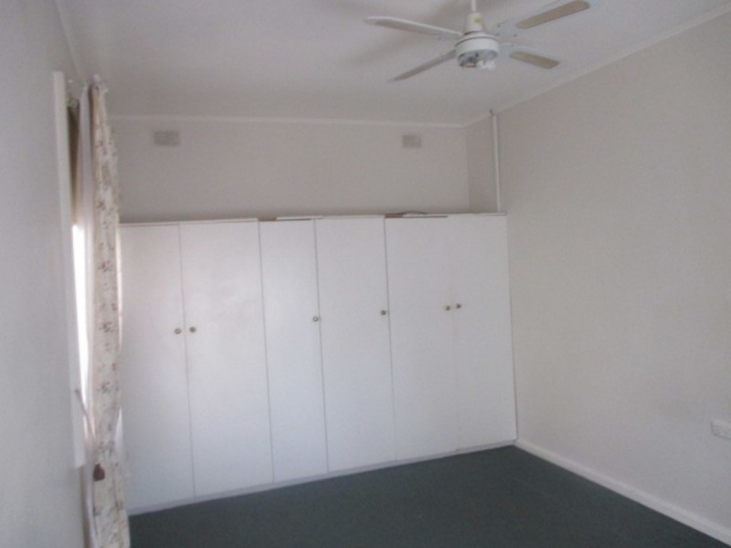 8 Barton Road, Elizabeth Downs SA 5113