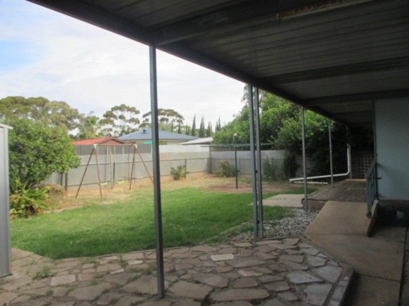 8 Barton Road, Elizabeth Downs SA 5113