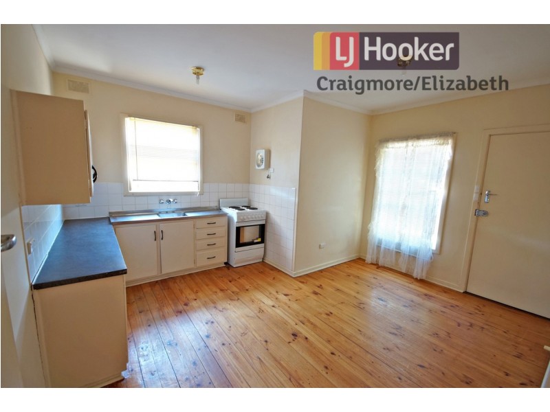 8 Seatown Road, Elizabeth Park SA 5113