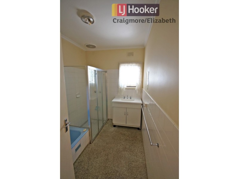 8 Seatown Road, Elizabeth Park SA 5113