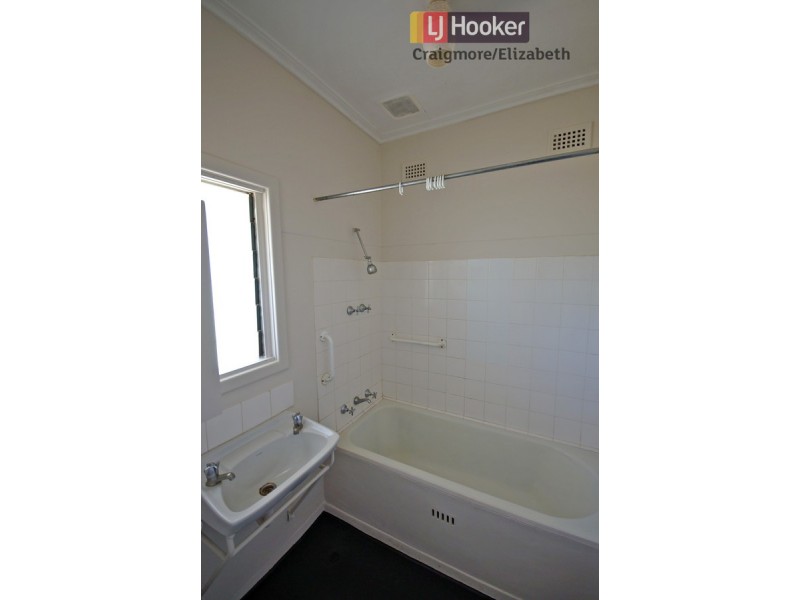 25 Penfold Road, Elizabeth South SA 5112