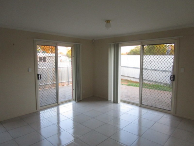 2 Kentish Road, Elizabeth Downs SA 5113