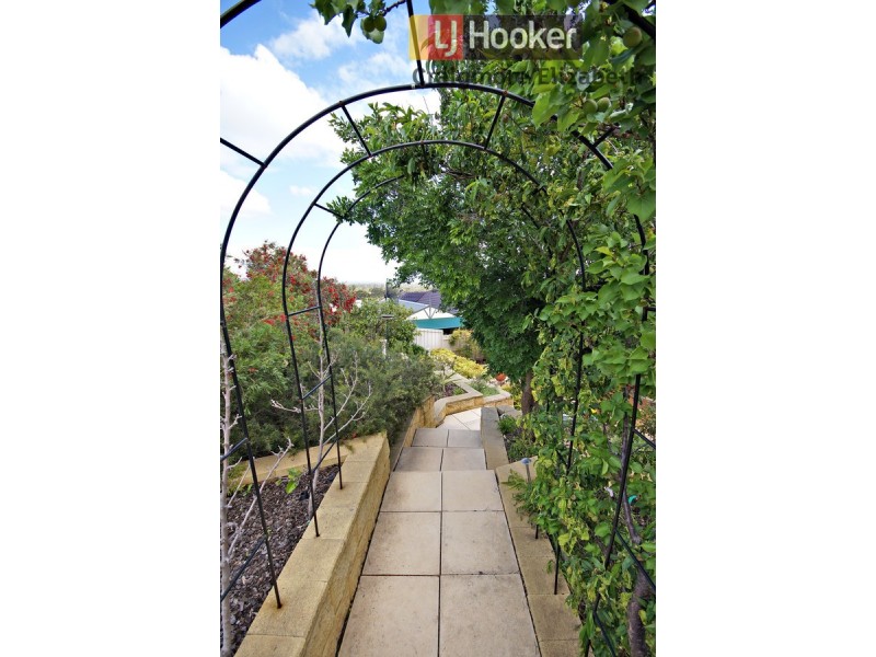 22 Cambridge Terrace, Hillbank SA 5112