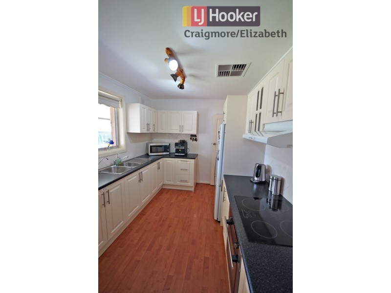 6 Preston Street, Elizabeth Downs SA 5113