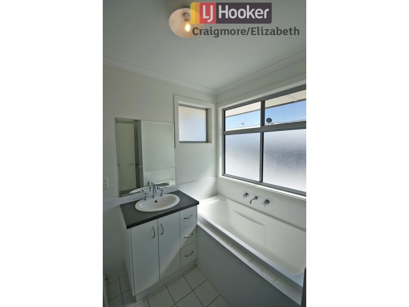 8 Hunter Lane, Andrews Farm SA 5114