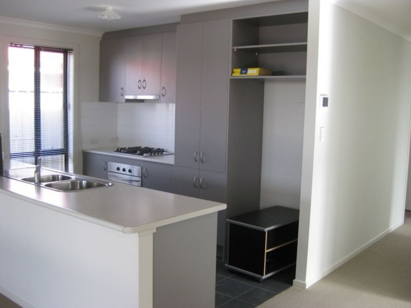 99 Lakeside Drive, Andrews Farm SA 5114