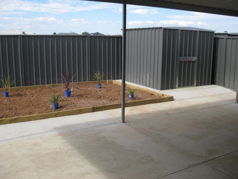 99 Lakeside Drive, Andrews Farm SA 5114