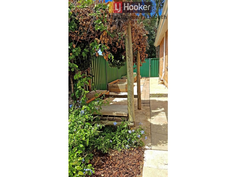 22 Lockerly Street, Elizabeth Vale SA 5112