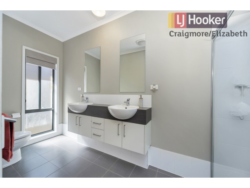 33 The Avenue, Blakeview SA 5114