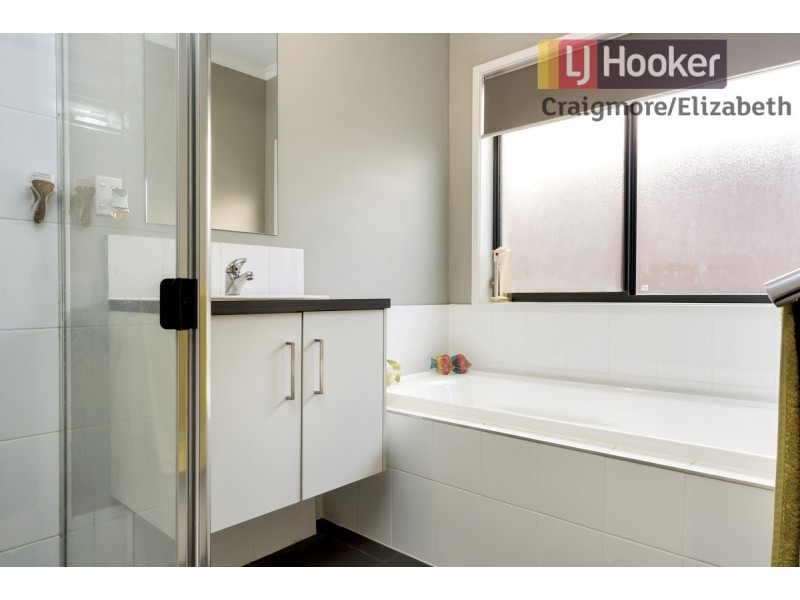 33 The Avenue, Blakeview SA 5114