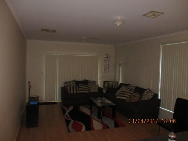 12 Cowra Avenue, Gilles Plains SA 5086