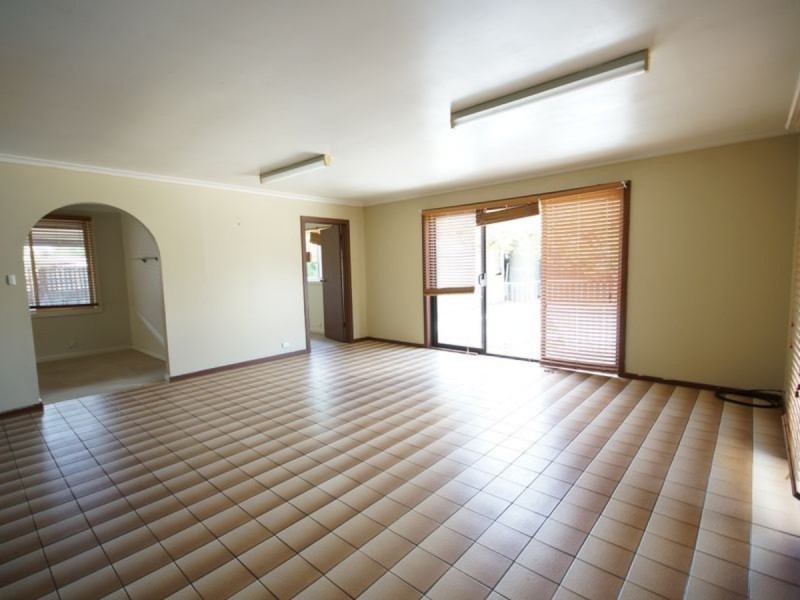 30 Marshalsea Road, Elizabeth Park SA 5113