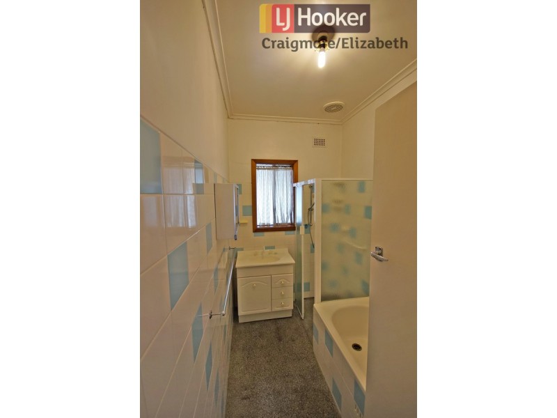 6 Sandleheath Road, Elizabeth Grove SA 5112