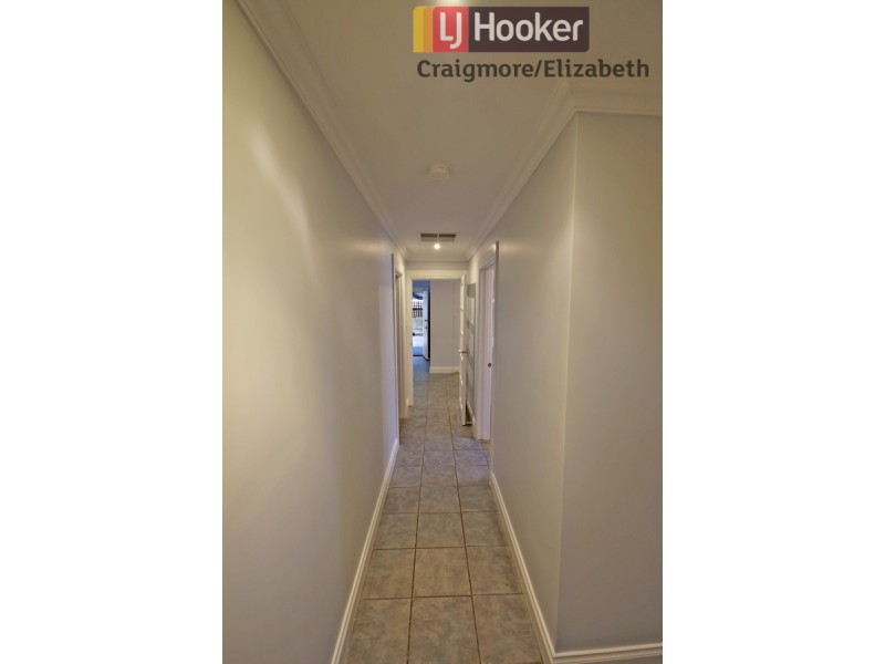 8 McKenzie Road, Elizabeth Downs SA 5113