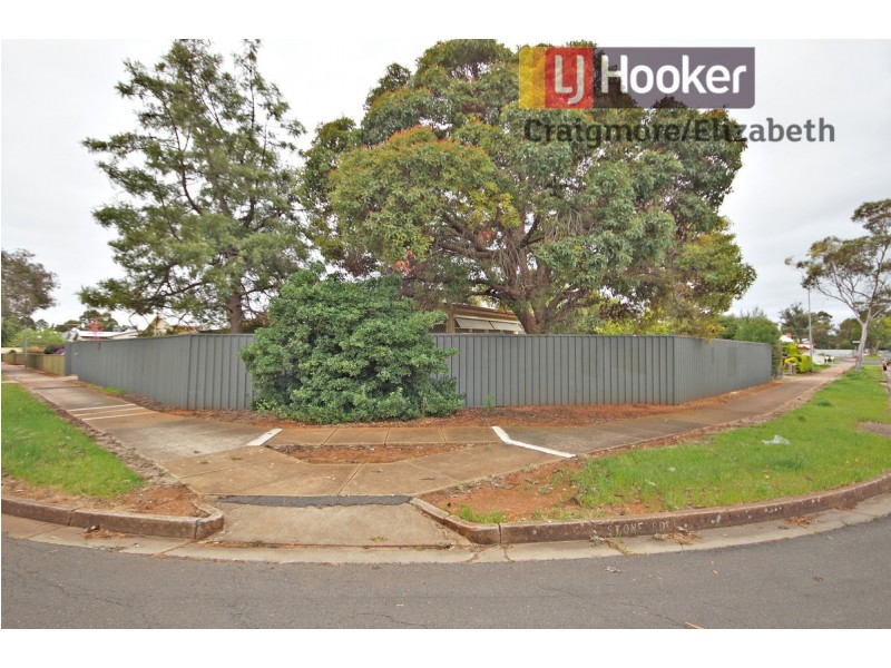 8 McKenzie Road, Elizabeth Downs SA 5113