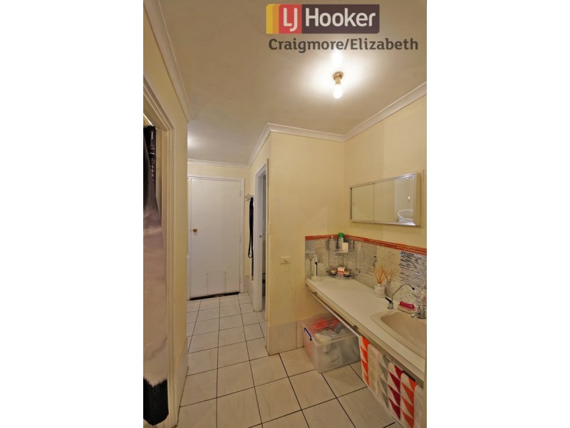 42 Warooka Crescent, Smithfield SA 5114