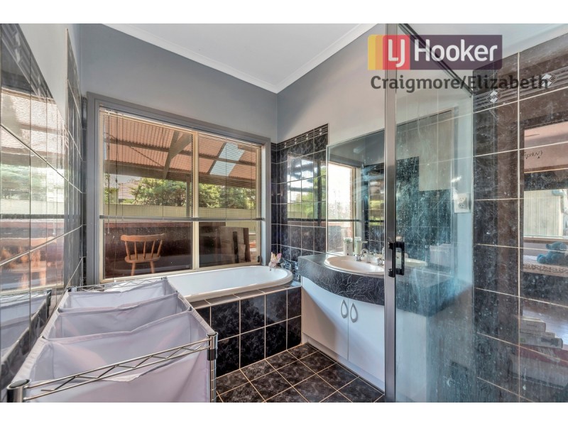 5 Sarah Candace Court, Munno Para West SA 5115