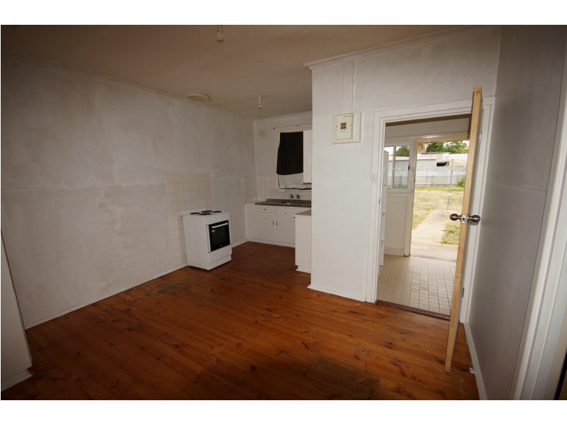 16 Magor Street, Elizabeth Park SA 5113