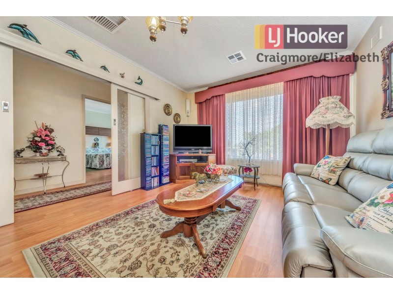 8 Valda Road, Para Hills SA 5096