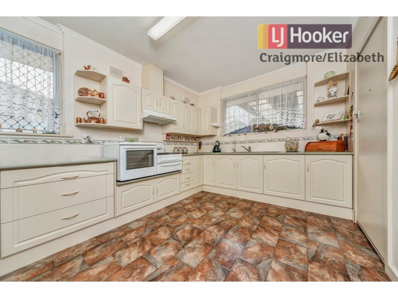 8 Valda Road, Para Hills SA 5096