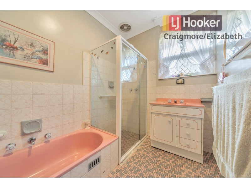 8 Valda Road, Para Hills SA 5096