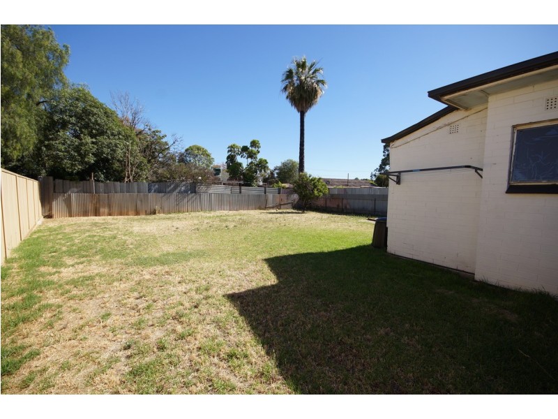 30 Roberts Crescent, Smithfield Plains SA 5114