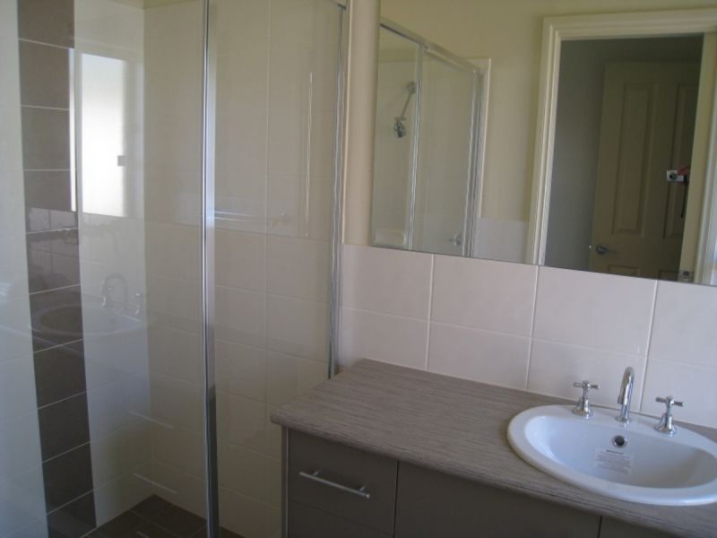 19 Lakeside Drive, Andrews Farm SA 5114