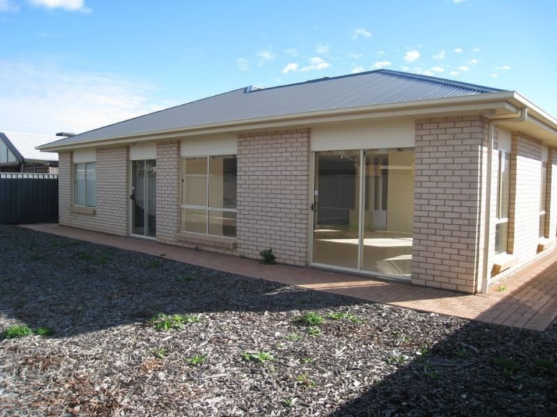 19 Lakeside Drive, Andrews Farm SA 5114