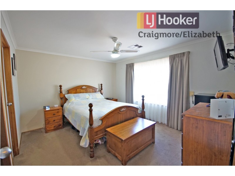 49 President Avenue, Andrews Farm SA 5114